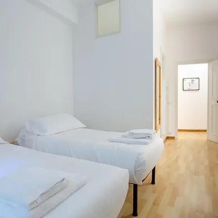 5 Bdrms Apartment Rom