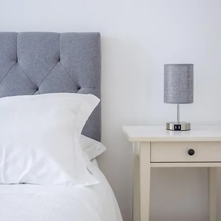 5 Bdrms Apartment Rom