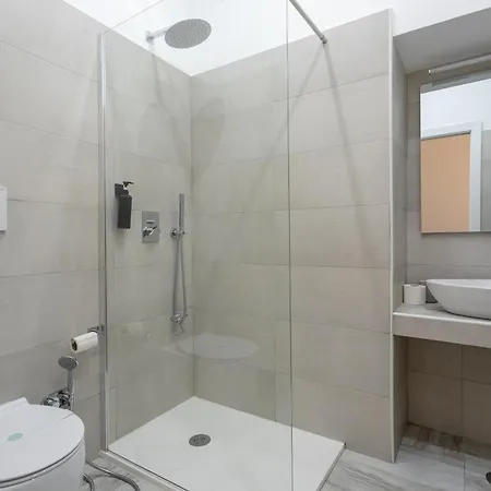 Apartament 5 Bdrms *