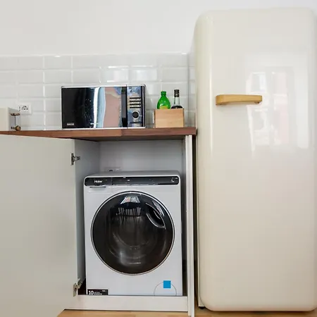 5 Bdrms Apartament *