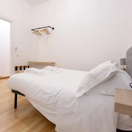 5 Bdrms Apartament *