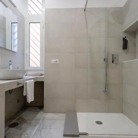 Apartament 5 Bdrms *